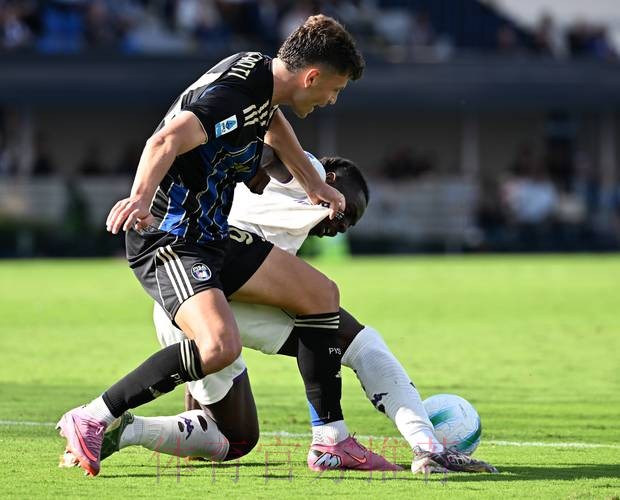 米兰跟队:拉比奥脚部撞击伤疼痛已缓解,能出战对佛罗伦萨 米兰跟队:拉比奥脚部撞击伤疼痛已缓解,能出战对佛罗伦萨